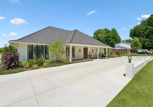 Homes for sale in Jones, OK | 627 Louisiana St, Jones, OK 73049 | MLS# 1229727
