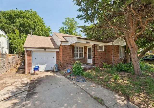 Photo 1 of Single family home for sale at 3925 W Park Pl, Oklahoma City, OK 73107 | MLS# 1229745 | Listing updated on 2026-09-19