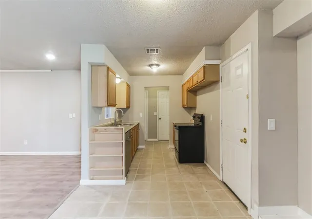 Homes for sale in Midwest City, OK | 109 W Shadywood Dr, Midwest City, OK 73110 | MLS# 1229747