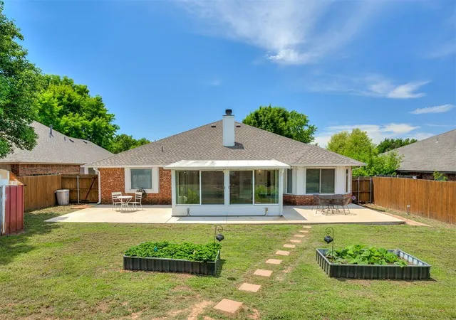 Photo 3 of Single family home for sale at 917 Goshawk Dr, Norman, OK 73072 | MLS# 1229766 | Listing updated on 2026-10-06