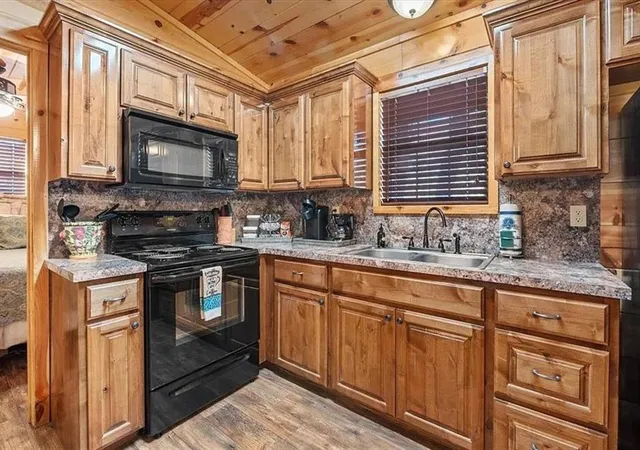 Photo 3 of Single family home for sale at 211 Marlin Dr, Broken Bow, OK 74728 | MLS# 1229788 | Listing updated on 2026-08-14