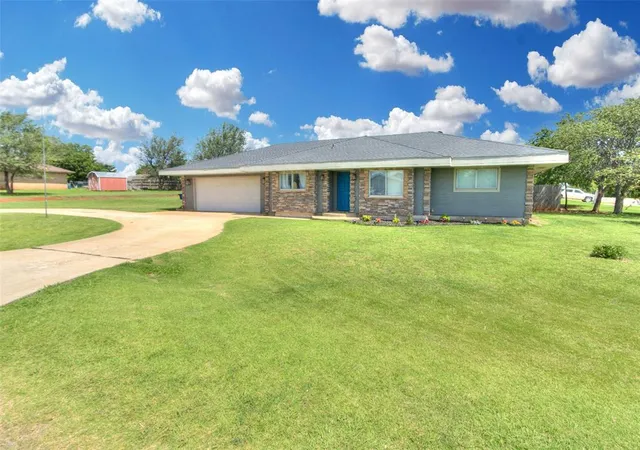 Homes for sale in Piedmont, OK | 803 Nw Tyler Ave, Piedmont, OK 73078 | MLS# 1229847