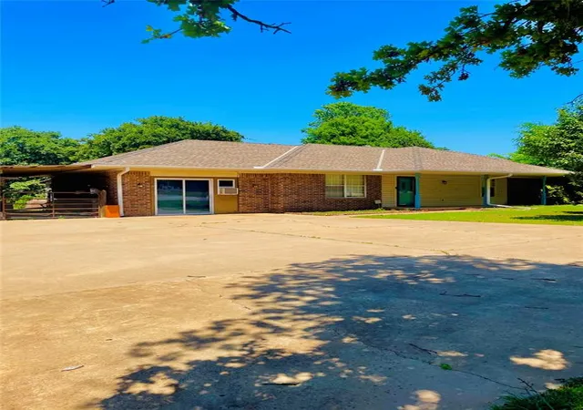 Photo 3 of Single family home for sale at 1829 Ranchwood Dr, Newcastle, OK 73065 | MLS# 1229873 | Listing updated on 2026-10-01
