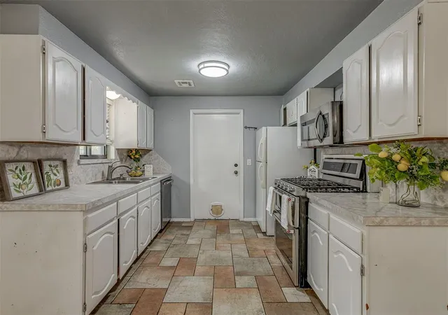 Photo 4 of Single family home for sale at 4200 SE 54th Street, Oklahoma City, OK 73135 | MLS# 1229877 | Listing updated on 2026-09-01