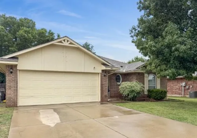 Homes for sale in Oklahoma City, OK | 413 Spring Creek Rd, Oklahoma City, OK 73117 | MLS# 1229887