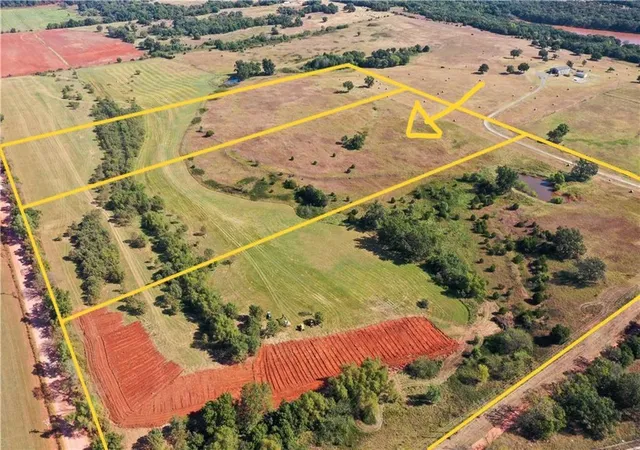 2nd image of 5 E Simmons Rd, Luther, OK 73054 | MLS# 1229933