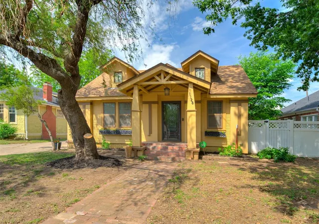 Homes for sale in Shawnee, OK | 1128 N Broadway Ave, Shawnee, OK 74801 | MLS# 1229970