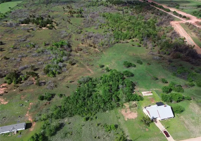 4th image of 4050 E Camp Dr, Guthrie, OK 73044 | MLS# 1229973