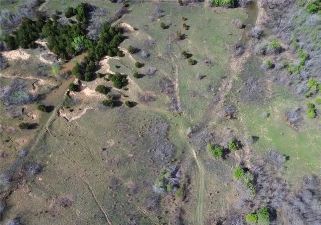 5th image of 4050 E Camp Dr, Guthrie, OK 73044 | MLS# 1229973