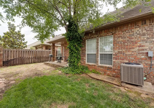 Homes for sale in Edmond, OK | 1633 Laurel Pl, Edmond, OK 73003 | MLS# 1229988