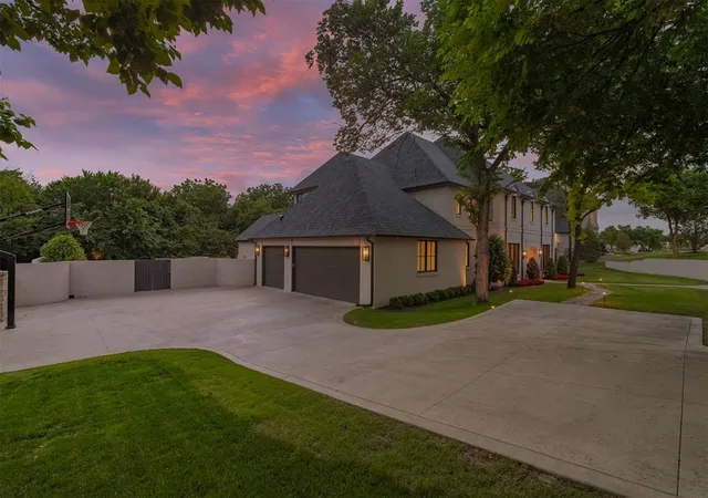 Photo 3 of Mansion for sale at 2620 Berry Farm Rd, Norman, OK 73072 | MLS# 1230005 | Listing updated on 2026-09-04