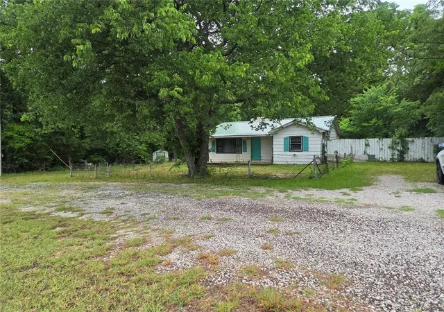 Photo 4 of Single family home for sale at 3707 Springdale Rd, Ardmore, OK 73401 | MLS# 1230084 | Listing updated on 2026-09-21