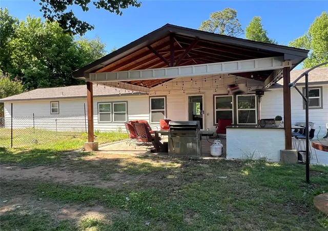 Homes for sale in Mustang, OK | 229 E Juniper Ln, Mustang, OK 73064 | MLS# 1230087