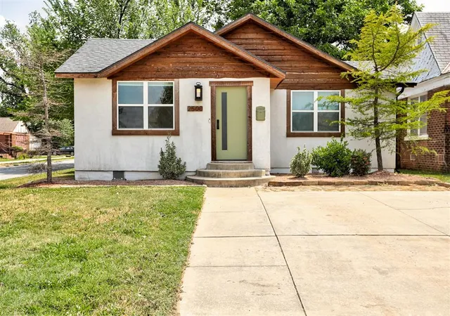 1st image of 2500 Nw 21st St, Oklahoma City, OK 73107 | MLS# 1230090