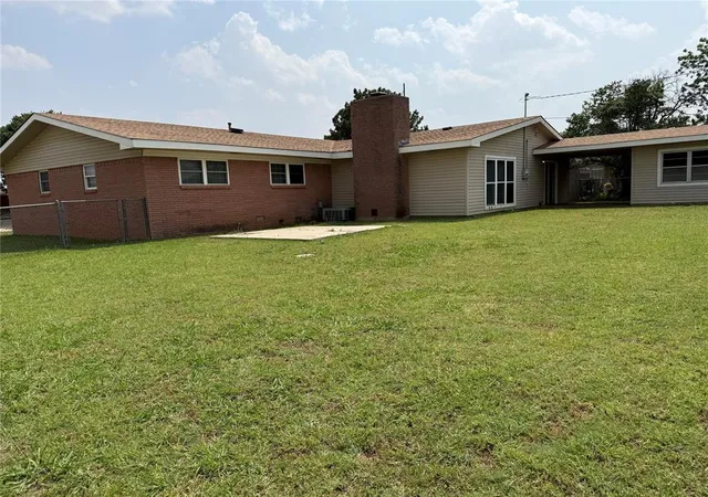 Homes for sale in Altus, OK | 1609 Lincoln St, Altus, OK 73521 | MLS# 1230130