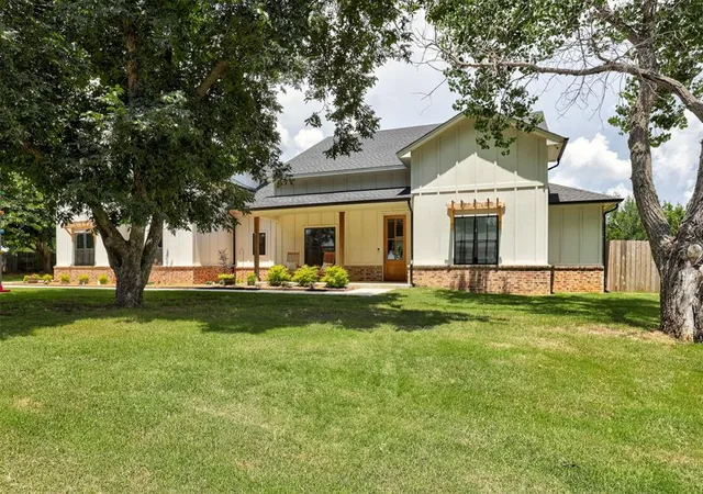 1st image of 7 Summit Rd, Guthrie, OK 73044 | MLS# 1230171