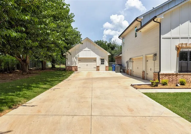 2nd image of 7 Summit Rd, Guthrie, OK 73044 | MLS# 1230171