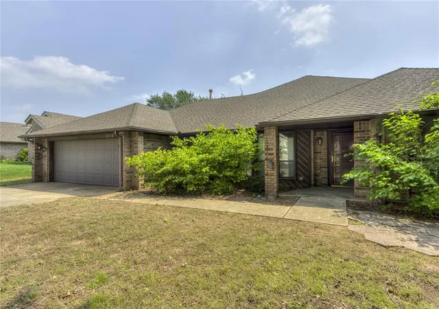 Photo 2 of Single family home for sale at 2512 Brookhaven Dr, Edmond, OK 73034 | MLS# 1230178 | Listing updated on 2026-06-24