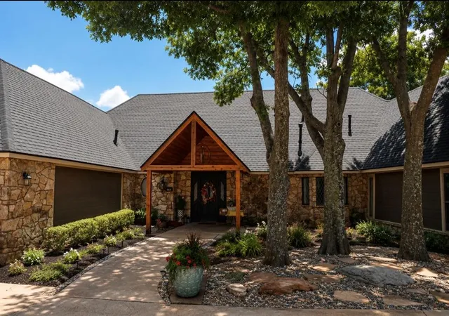 Homes for sale in Altus, OK | 20510 E County Road 159 Hwy, Altus, OK 73521 | MLS# 1230185