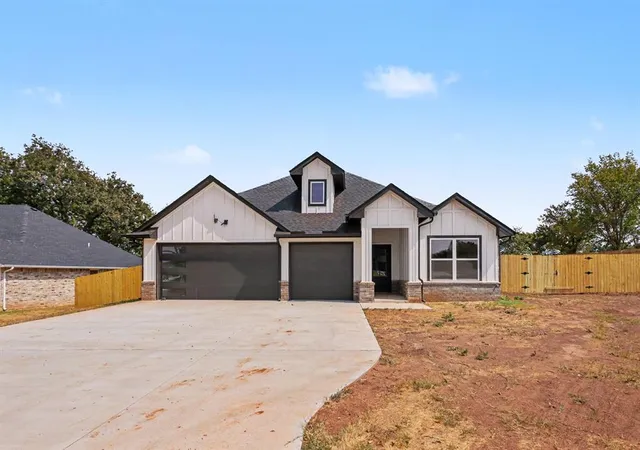 Photo 1 of Single family home for sale at 2205 Winter Ridge Rd, Blanchard, OK 73010 | MLS# 1230196 | Listing updated on 2026-10-23
