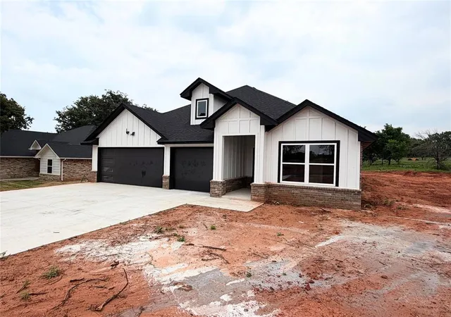 Homes for sale in Blanchard, OK | 2205 Winter Ridge Rd, Blanchard, OK 73010 | MLS# 1230196