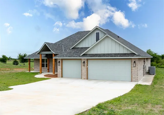 Homes for sale in Blanchard, OK | 2289 County Road 1335 Road, Blanchard, OK 73010 | MLS# 1230216