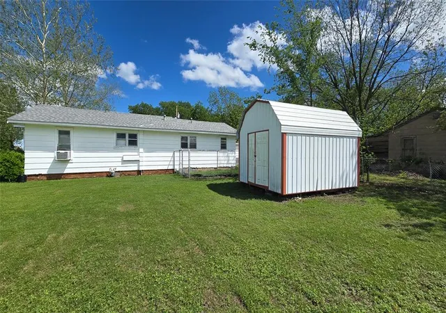 Photo 3 of Single family home for sale at 204 Ne 10th Avenue, Ardmore, OK 73401 | MLS# 1230223 | Listing updated on 2026-05-28