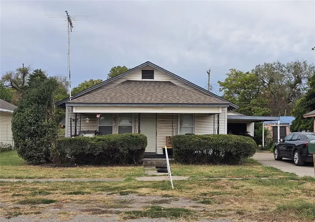 1st image of 115 W Ash St, Lexington, OK 73051 | MLS# 1230235