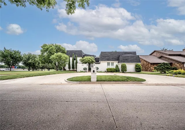 Homes for sale in Oklahoma City, OK | 12610 Maple Ridge Rd, Oklahoma City, OK 73120 | MLS# 1230281
