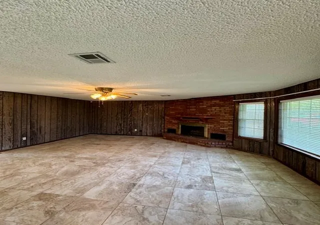 Photo 3 of Sale Pending at 509 Mayfair Way, Ada, OK 74820 | MLS# 1230285 | Listing updated on 2026-08-24