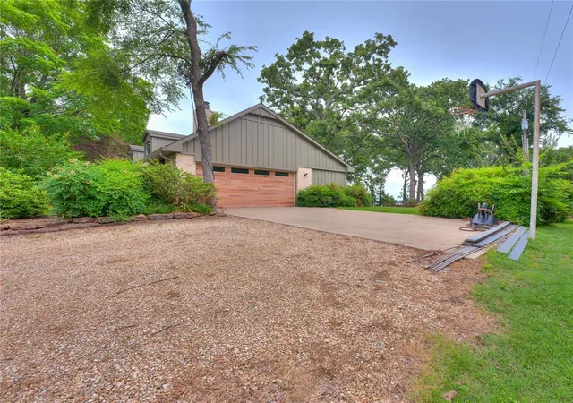 Homes for sale in Pryor, OK | 560 N 4395, Pryor, OK 74361 | MLS# 1230292