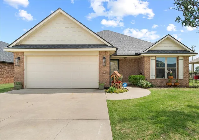 Homes for sale in El Reno, OK | 2567 Kadlan Dr, El Reno, OK 73036 | MLS# 1230303