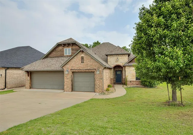Photo 2 of Single family home for sale at 2613 Ne 14th Street, Moore, OK 73160 | MLS# 1230325 | Listing updated on 2026-09-24