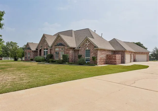 1st image of 68 Stonegate Dr, Choctaw, OK 73020 | MLS# 1230340