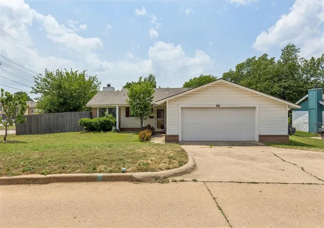 1st image of 830 Douglas Dr, Norman, OK 73069 | MLS# 1230348