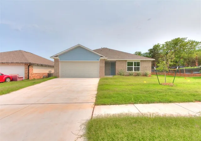1st image of 814 Twin Lakes Dr, Noble, OK 73068 | MLS# 1230372