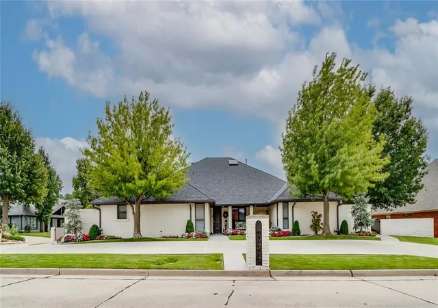 Photo 1 of Single family home for sale at 8100 Sunkist Ln, Bethany, OK 73008 | MLS# 1230384 | Listing updated on 2026-08-31