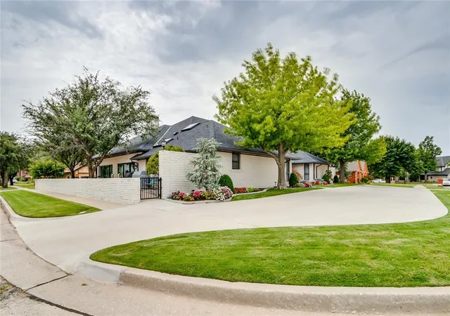 Photo 3 of Single family home for sale at 8100 Sunkist Ln, Bethany, OK 73008 | MLS# 1230384 | Listing updated on 2026-08-31