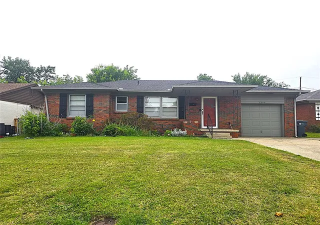 Homes for sale in Warr Acres, OK | 5344 Nw 45th St, Warr Acres, OK 73122 | MLS# 1230386
