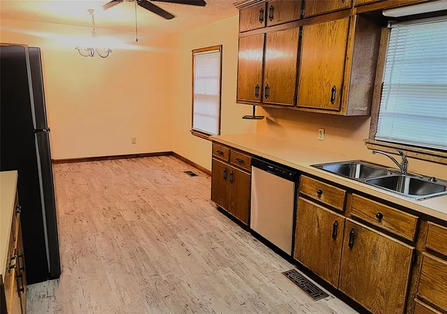 Homes for sale in Warr Acres, OK | 5344 Nw 45Th St, Warr Acres, OK 73122 | MLS# 1230386