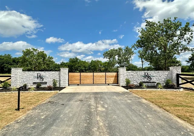 3rd image of 25 Riverstone Dr, Broken Bow, OK 74728 | MLS# 1230442