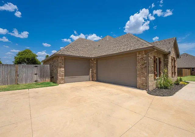 4th image of 503 Cantebury Dr, Tuttle, OK 73089 | MLS# 1230468