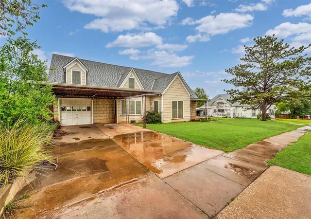 Homes for sale in Sayre, OK | 406 N 4th St, Sayre, OK 73662 | MLS# 1230472