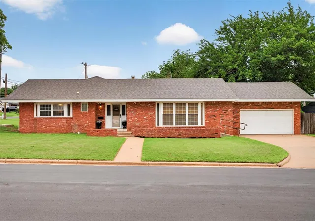 Photo 1 of Single family home for sale at 1003 E Proctor Ave, Weatherford, OK 73096 | MLS# 1230526 | Listing updated on 2026-09-30