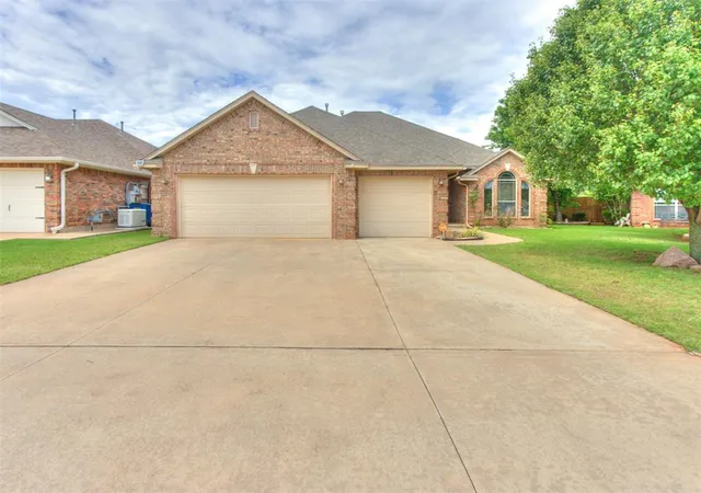 Homes for sale in Mustang, OK | 713 N Elk Wy, Mustang, OK 73064 | MLS# 1230552