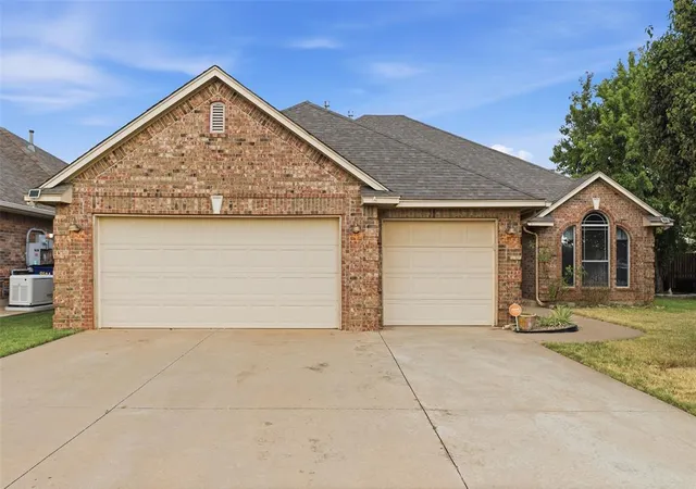 2nd image of 713 N Elk Wy, Mustang, OK 73064 | MLS# 1230552