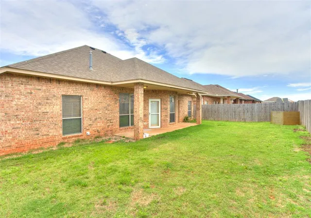 Homes for sale in Mustang, OK | 713 N Elk Wy, Mustang, OK 73064 | MLS# 1230552
