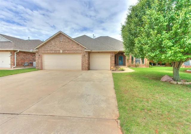 Homes for sale in Mustang, OK | 713 N Elk Wy, Mustang, OK 73064 | MLS# 1230552