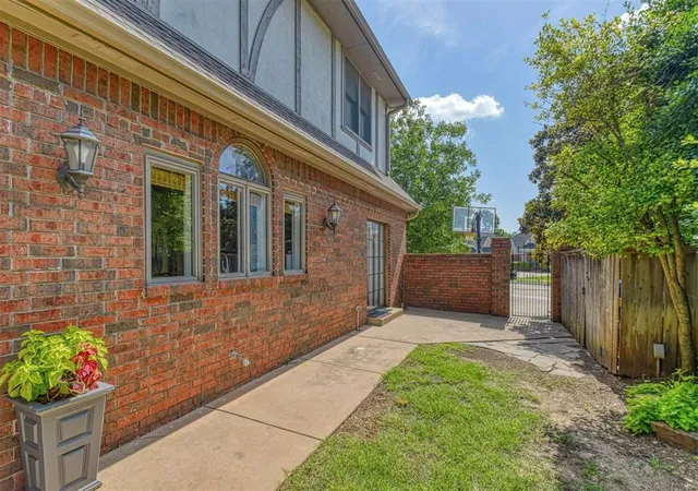49th image of 3800 Evesham Ct, Norman, OK 73072 | MLS# 1230562