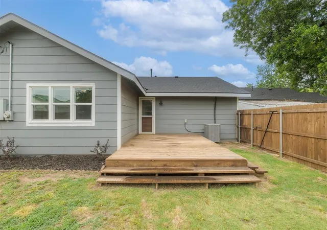 Homes for sale in Crescent, OK | 316 E Jackson St, Crescent, OK 73028 | MLS# 1230612